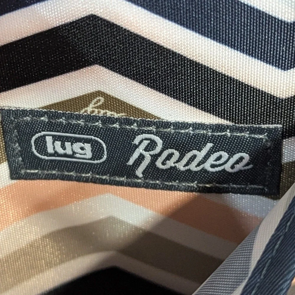 Lug Rodeo RFID Travel Wallet Navy Blue Quilted Wristlet Organizer Chevron Lining
